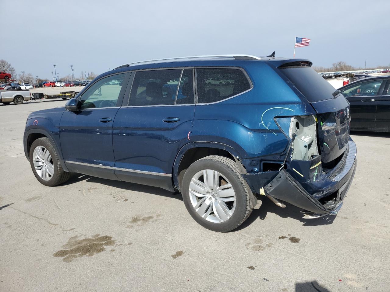 2019 Volkswagen Atlas VIN 1V2ER2CA7KC609601 Copart auction photo, rear end damage thumbnail 2