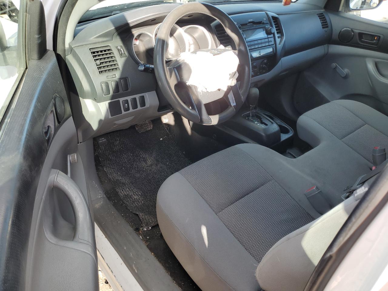 2012 Toyota Tacoma VIN 5TFNX4CN5CX011250 Copart auction photo, front end / minor dent/scratches damage thumbnail 8