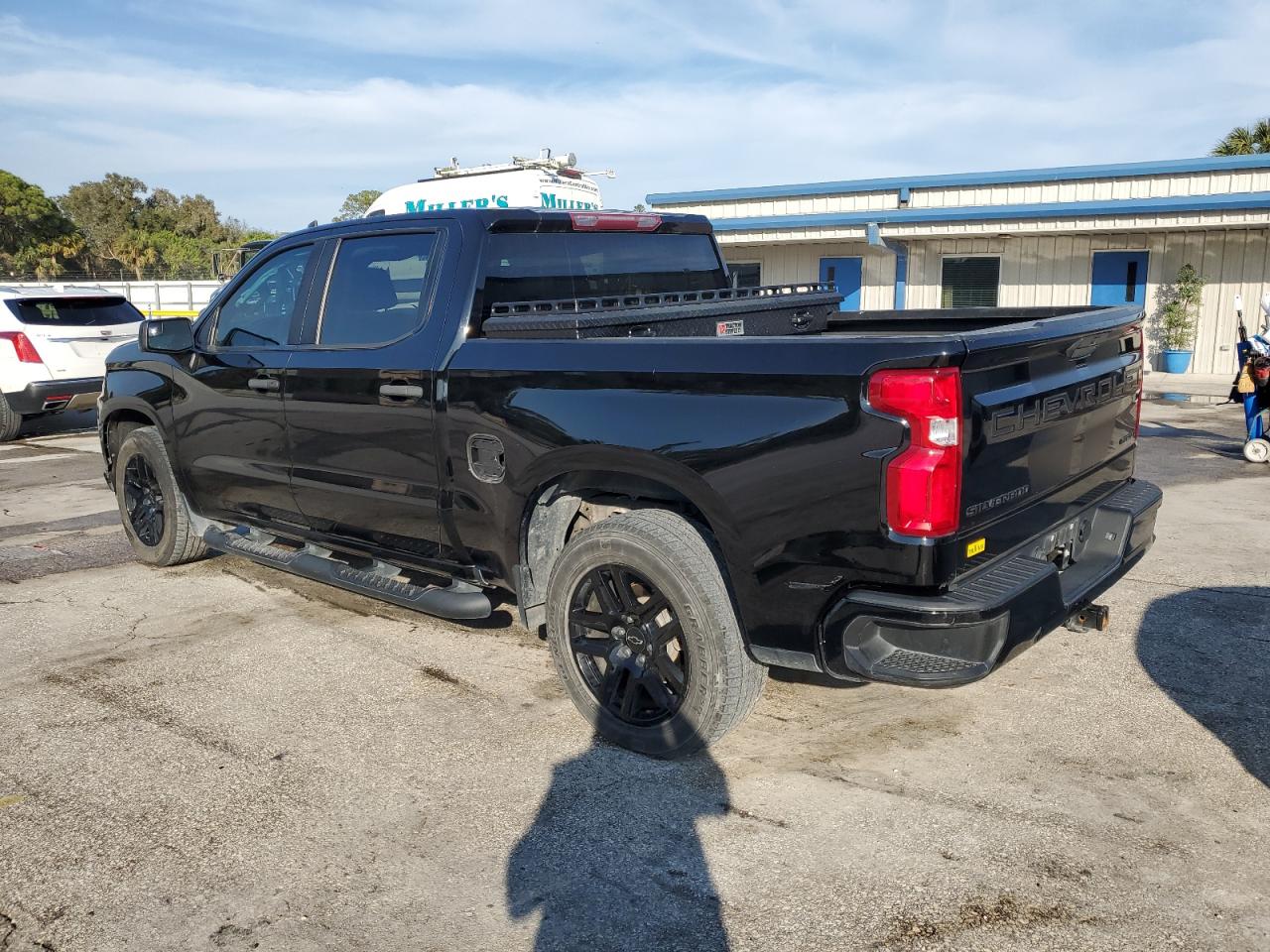 2022 Chevrolet Silverado VIN 1GCPWBEK4NZ165989 Copart auction photo, front end / minor dent/scratches damage thumbnail 2
