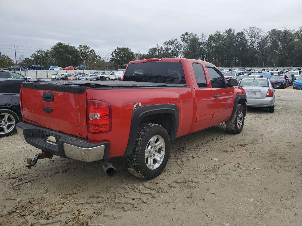 2011 Chevrolet Silverado VIN 1GCRKSE30BZ256699 Copart auction photo, front end / rear end damage thumbnail 3