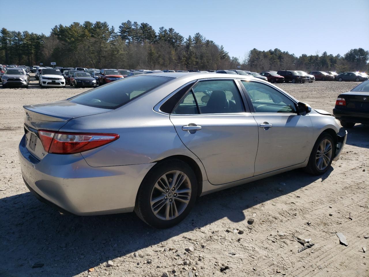 2015 Toyota Camry VIN 4T1BF1FK7FU046394 Copart auction photo, front end / minor dent/scratches damage thumbnail 3
