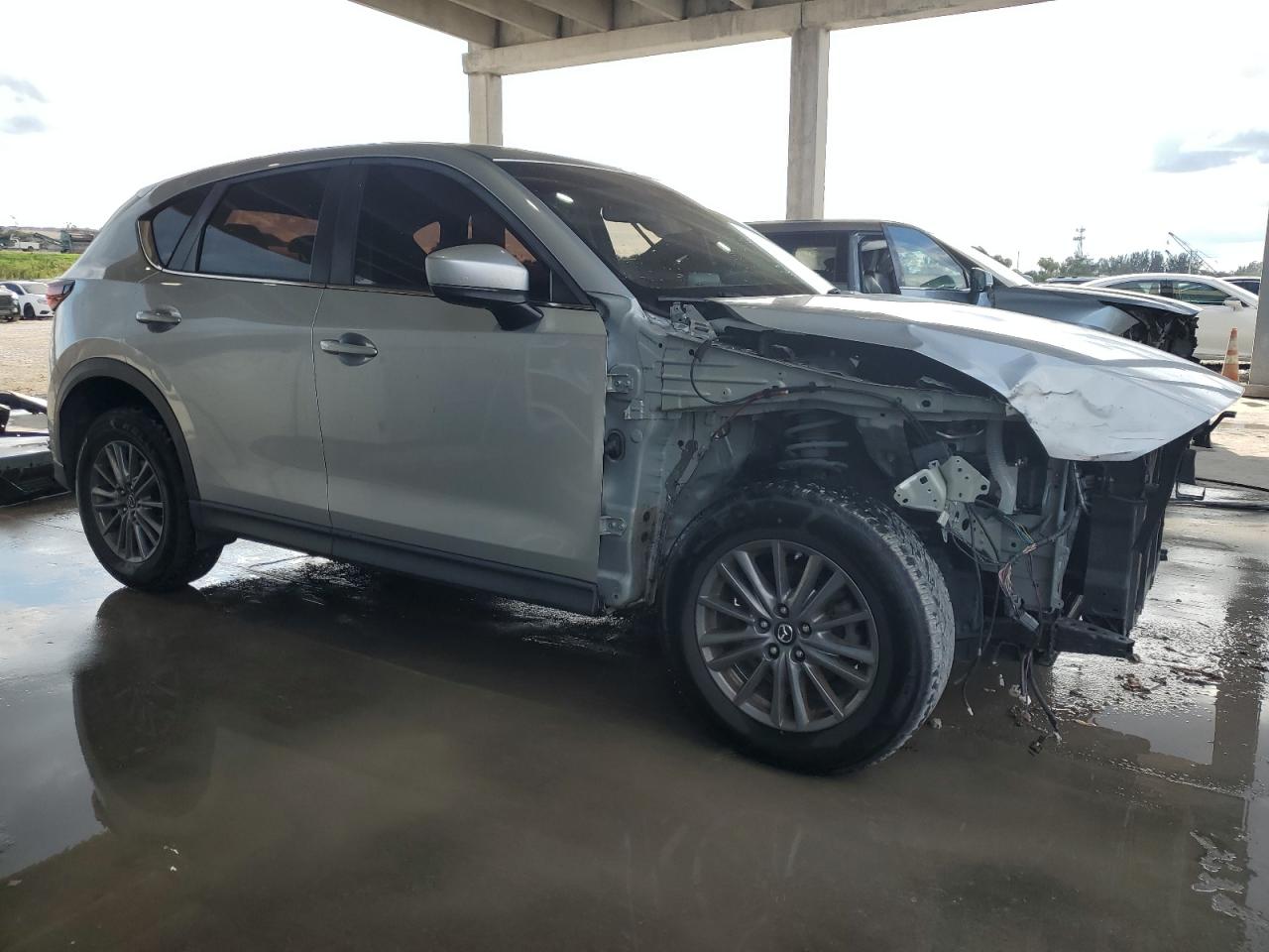 2018 Mazda CX-5 VIN JM3KFABM9J1436801 Copart auction photo, front end / minor dent/scratches damage thumbnail 4