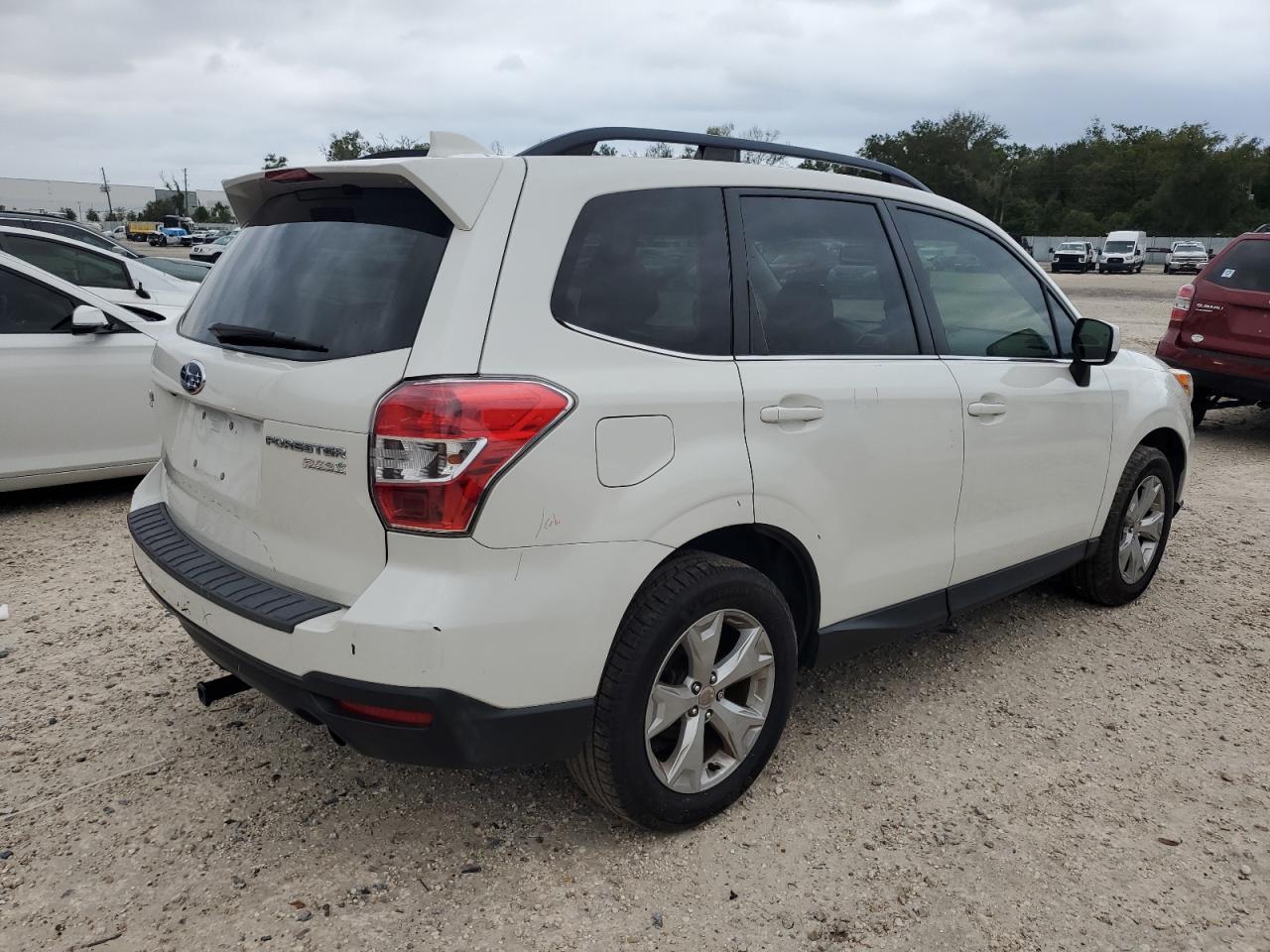2016 Subaru Forester VIN JF2SJAHCXGH565590 Copart auction photo, minor dent/scratches damage thumbnail 3