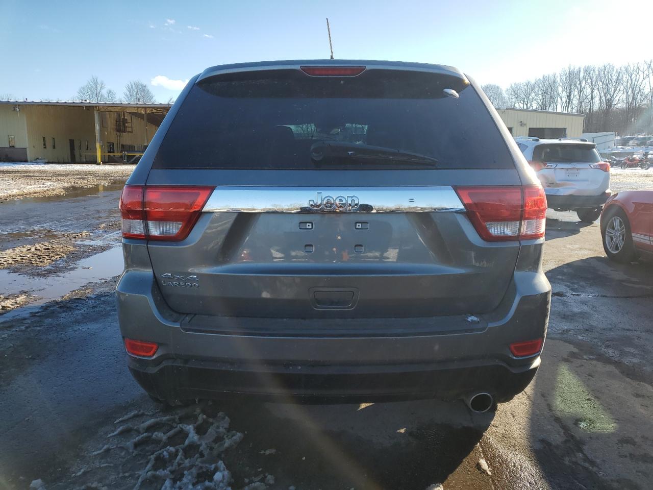 2011 Jeep Grand Cherokee VIN 1J4RR4GG4BC587709 Copart auction photo, front end / minor dent/scratches damage thumbnail 6