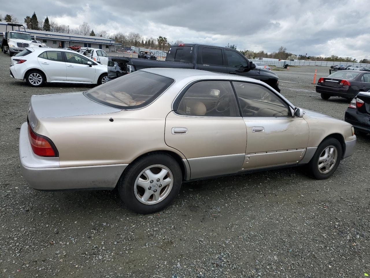1996 Lexus ES VIN JT8BF12G3T0147438 Copart auction photo, side damage thumbnail 3