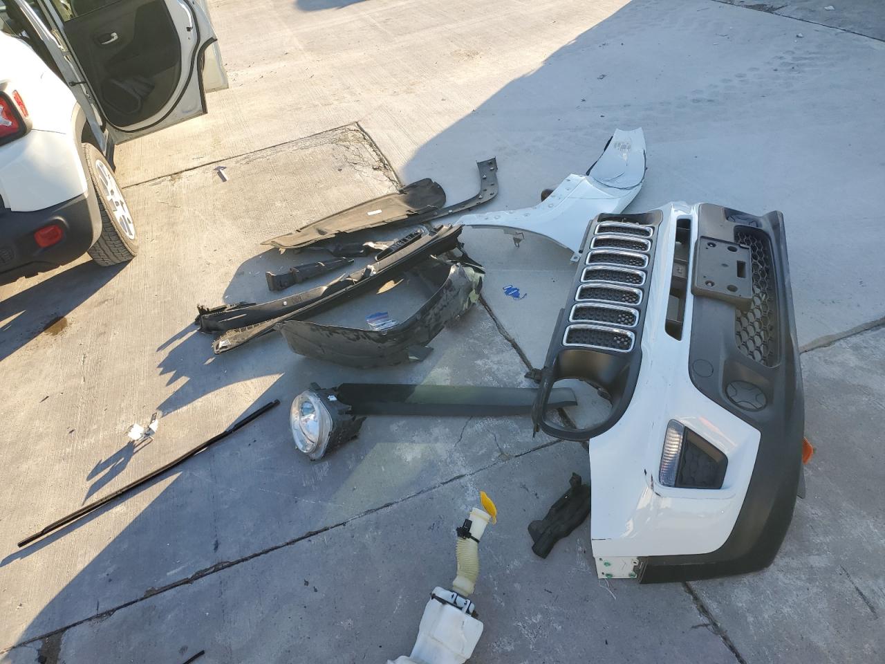 2020 Jeep Renegade VIN ZACNJAAB5LPK95410 Copart auction photo, frame damage / all over damage thumbnail 13