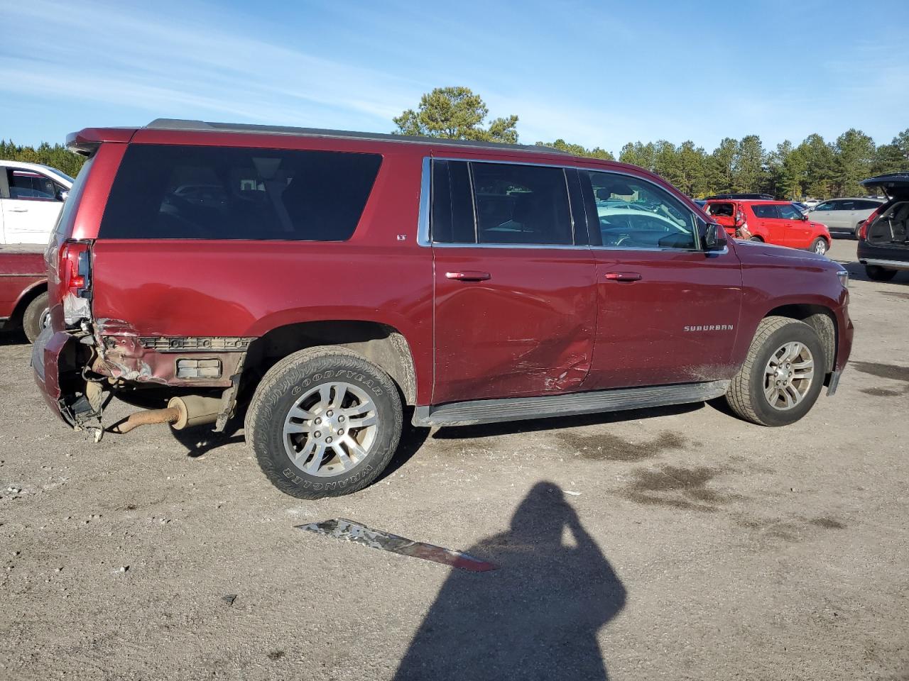2017 Chevrolet Suburban VIN 1GNSCHKC9HR160365 Copart auction photo, all over damage thumbnail 3