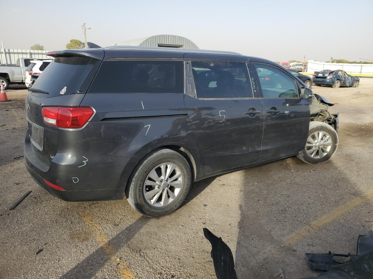 2017 KIA Sedona VIN KNDMB5C10H6301129 Copart auction photo, front end / side damage thumbnail 3