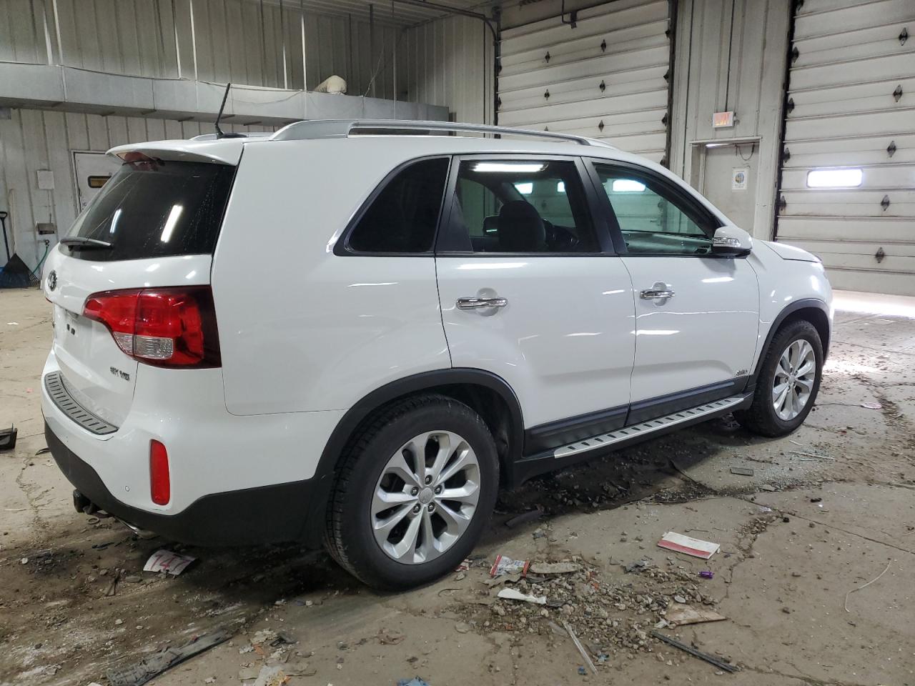 2015 KIA Sorento VIN 5XYKUDA78FG623739 Copart auction photo, front end / side damage thumbnail 3
