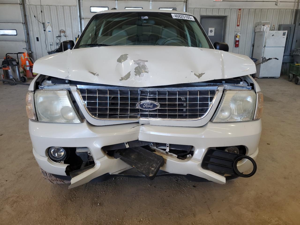 2004 Ford Explorer VIN 1FMZU75W04ZA03804 Copart auction photo, front end / hail damage thumbnail 5