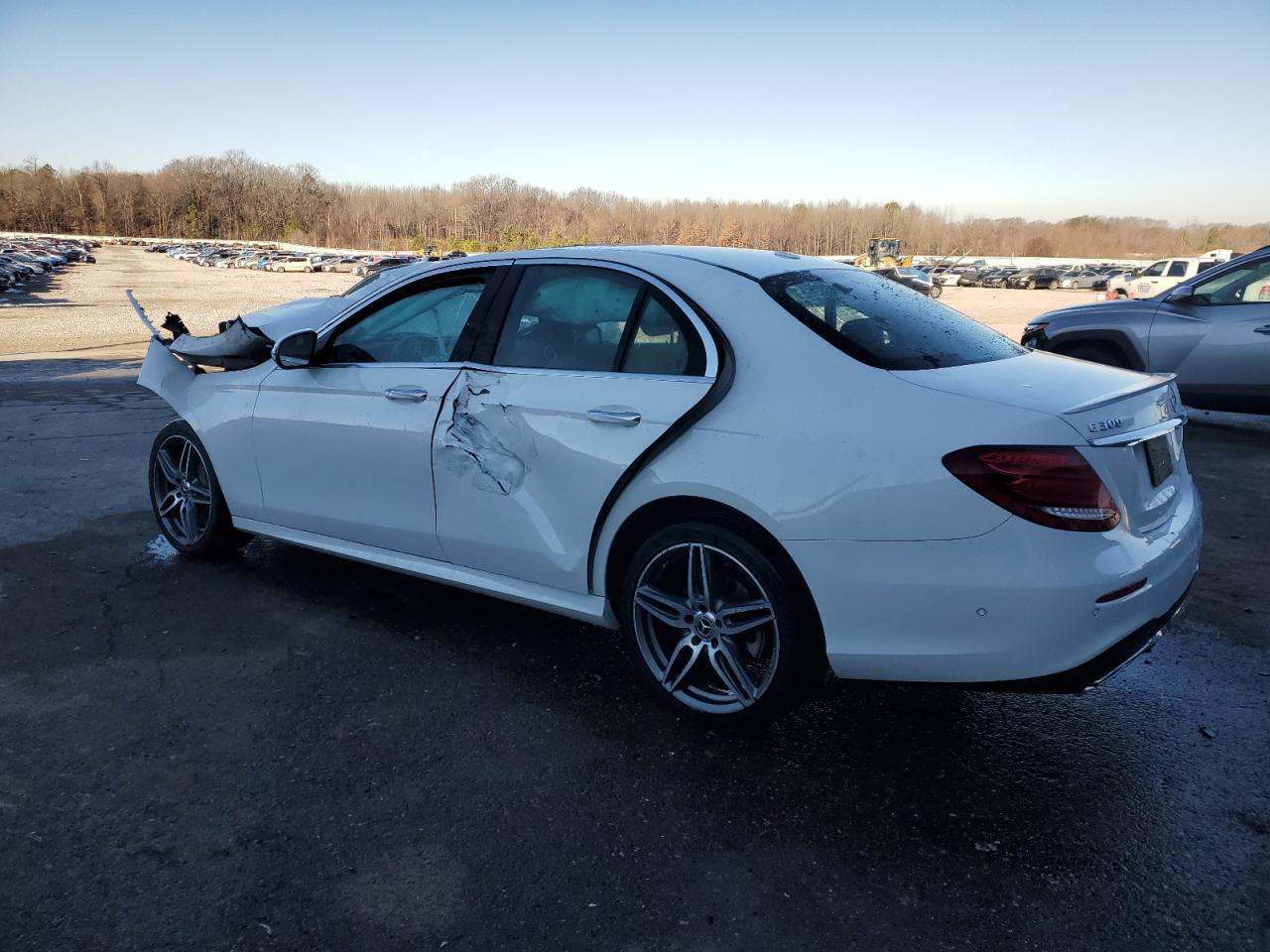 2019 Mercedes-Benz E-klasse VIN WDDZF4JB8KA497945 Copart auction photo, front end / side damage thumbnail 2