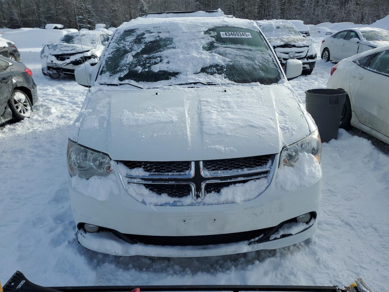 2016 Dodge Caravan VIN 2C4RDGDG3GR381709 Copart auction photo, rear end / minor dent/scratches damage thumbnail 5