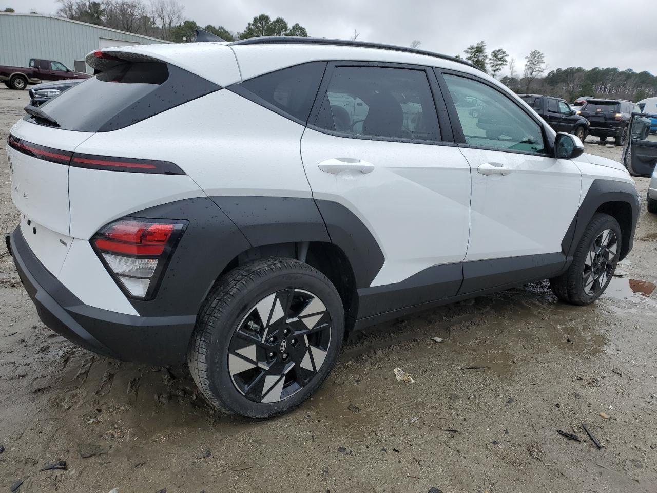 2024 Hyundai Kona VIN KM8HCCAB8RU070939 Copart auction photo, side / minor dent/scratches damage thumbnail 3