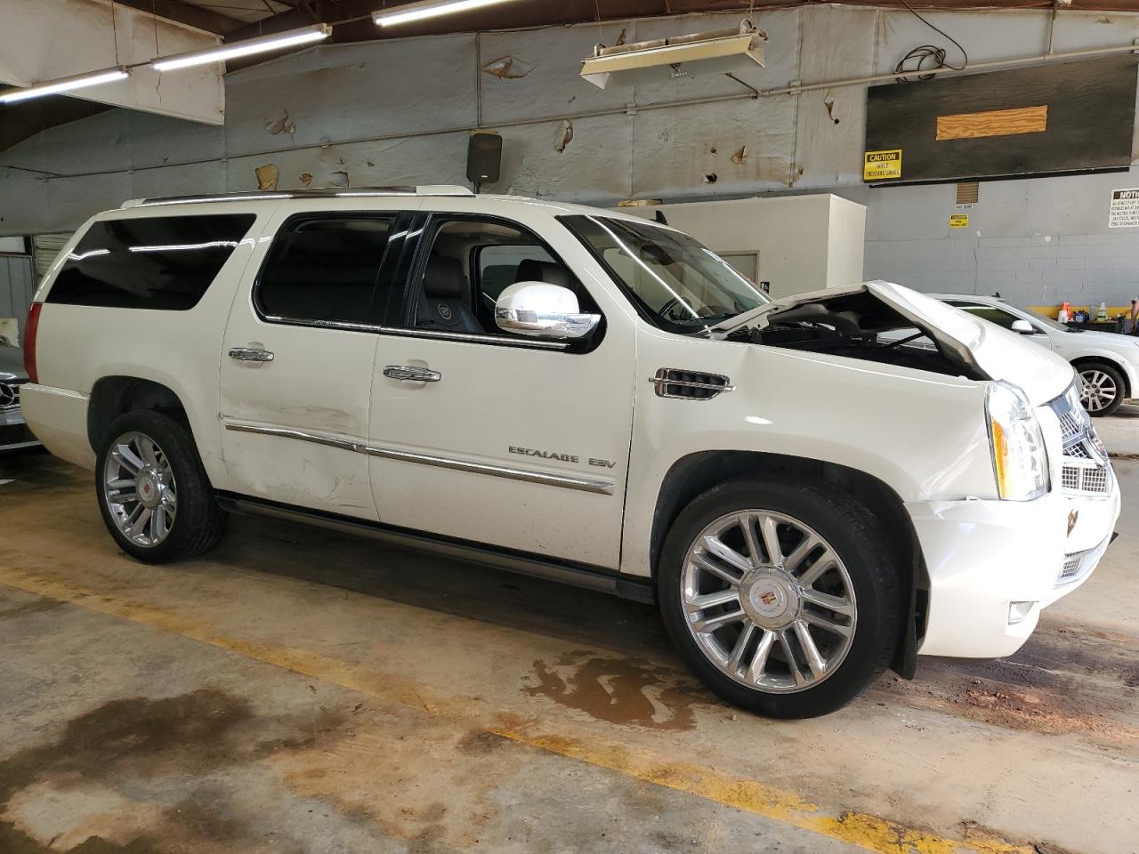 2014 Cadillac Escalade VIN 1GYS4KEF6ER240270 Copart auction photo, all over / undercarriage damage thumbnail 4