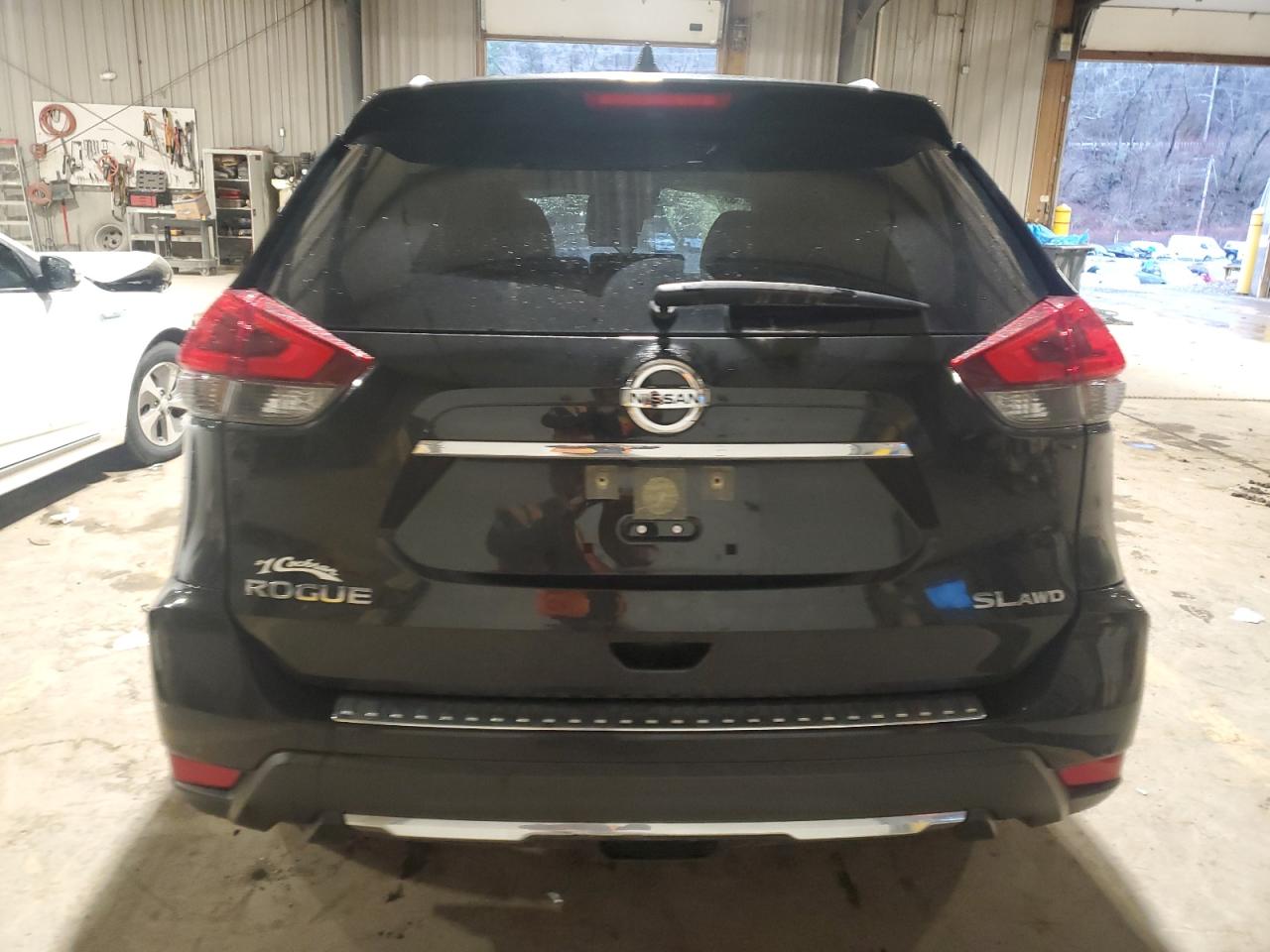 2018 Nissan Rogue VIN JN8AT2MV8JW328752 Copart auction photo, rollover damage thumbnail 6