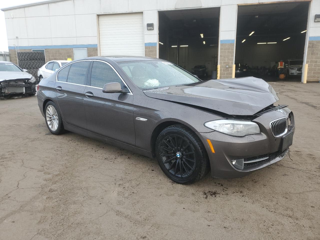 2013 BMW 5er VIN WBAFU7C50DDU74640 Copart auction photo, front end damage thumbnail 4