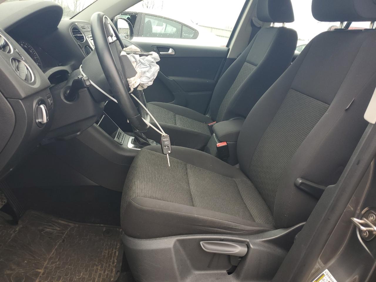 2015 Volkswagen Tiguan VIN WVGBV7AX7FW615015 Copart auction photo, front end / side damage thumbnail 7