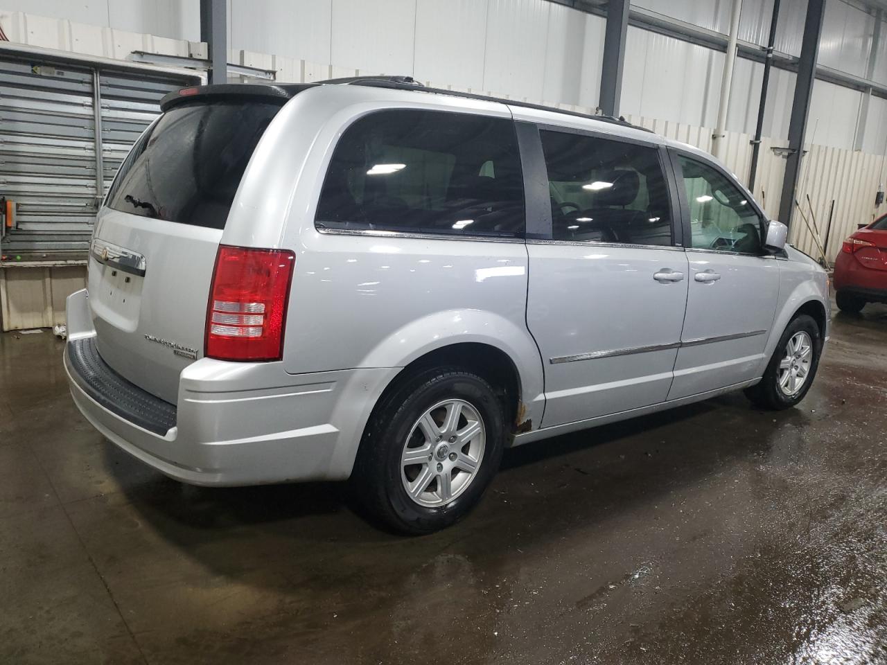 2010 Chrysler Town & Country VIN 2A4RR5D1XAR151989 Copart auction photo, front end / side damage thumbnail 3