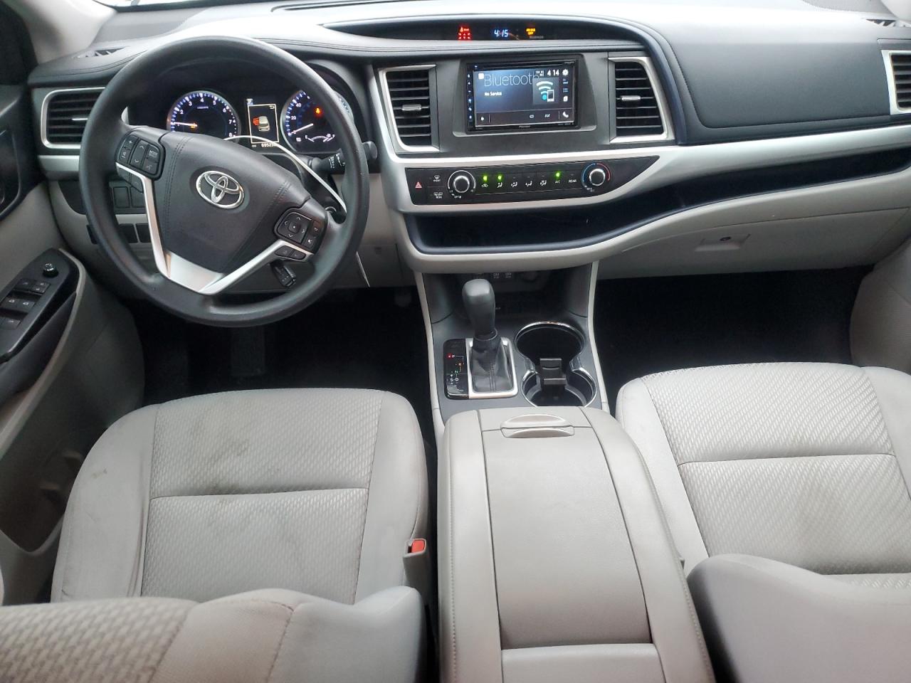2018 Toyota Highlander VIN 5TDZARFH6JS034058 Copart auction photo, front end damage thumbnail 8