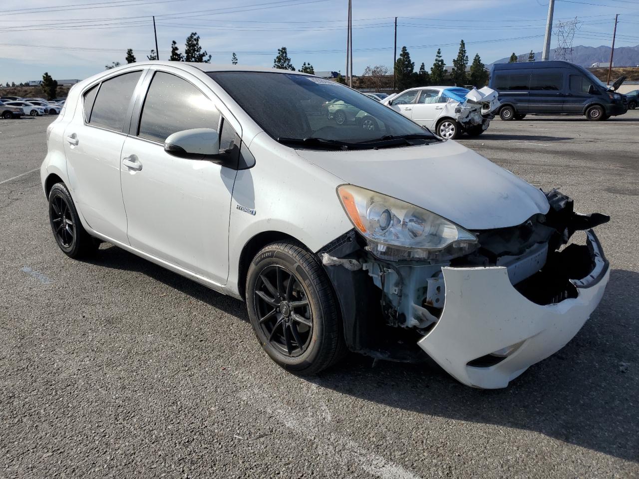 2014 Toyota Prius VIN JTDKDTB36E1571161 Copart auction photo, front end / undercarriage damage thumbnail 4