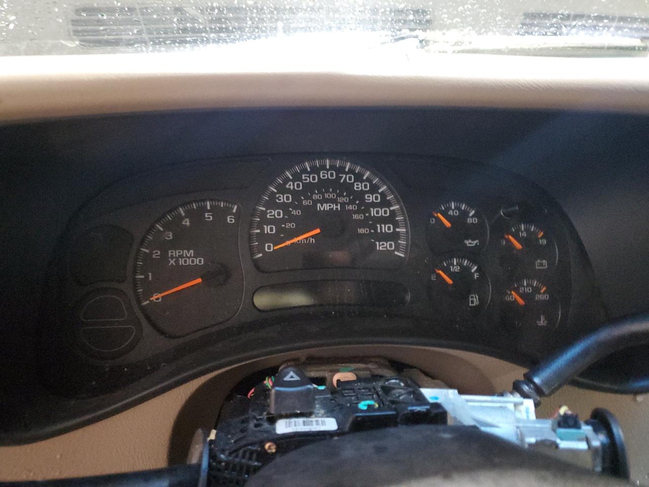 2003 Chevrolet Suburban VIN 3GNFK16Z33G245480 Copart auction photo, front end / minor dent/scratches damage thumbnail 9