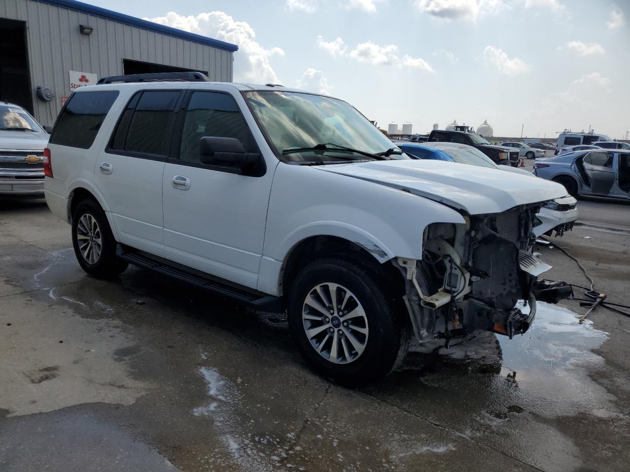 2015 Ford Expedition VIN 1FMJU1HT6FEF32194 Copart auction photo, all over damage thumbnail 4