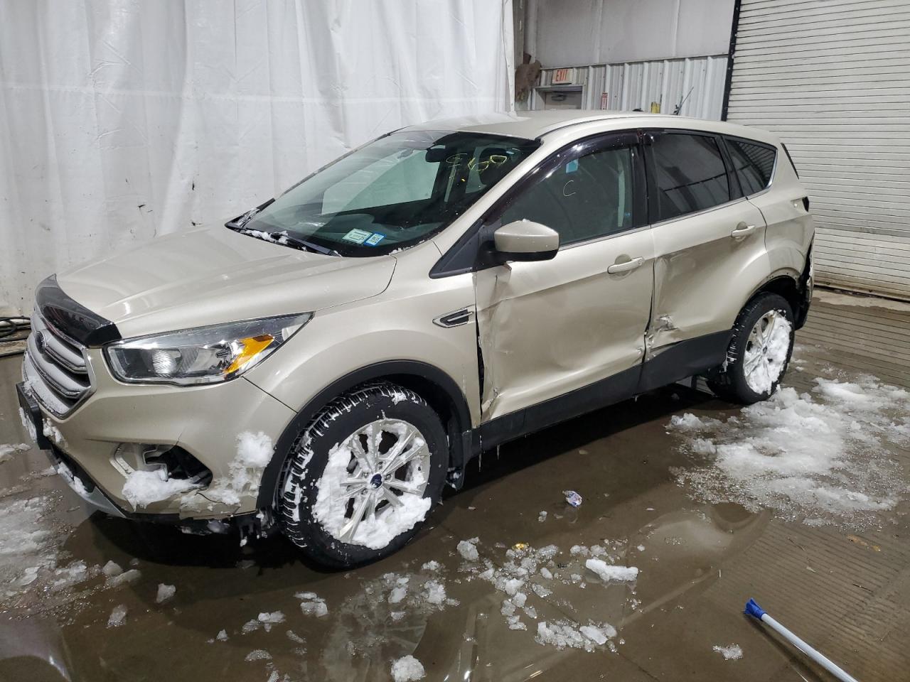 2017 Ford Escape VIN 1FMCU9GD7HUD23881