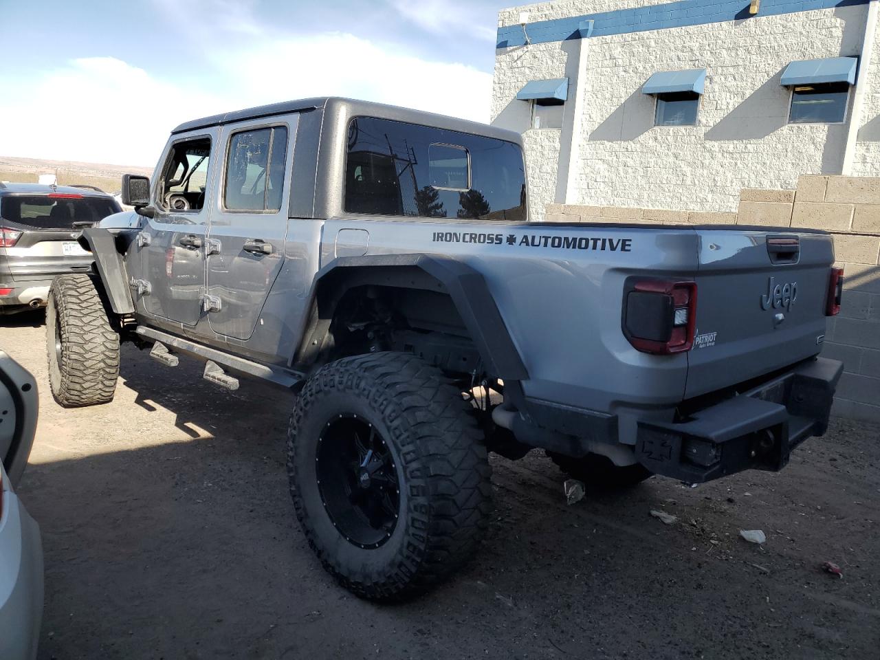 2020 Jeep Gladiator VIN 1C6HJTFG3LL103672 Copart auction photo, front end / undercarriage damage thumbnail 2