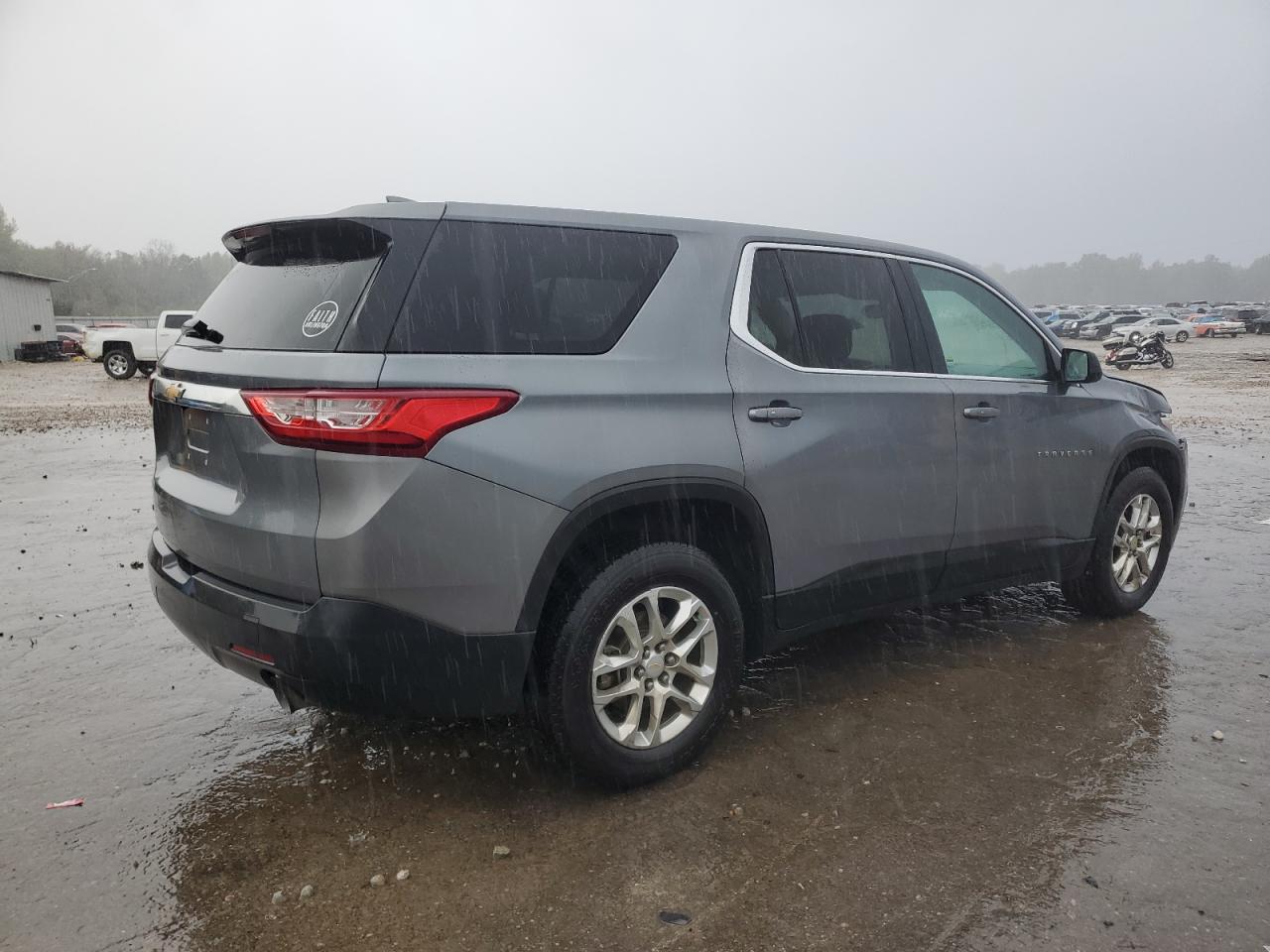 2018 Chevrolet Traverse VIN 1GNERFKW6JJ148298 Copart auction photo, front end damage thumbnail 3