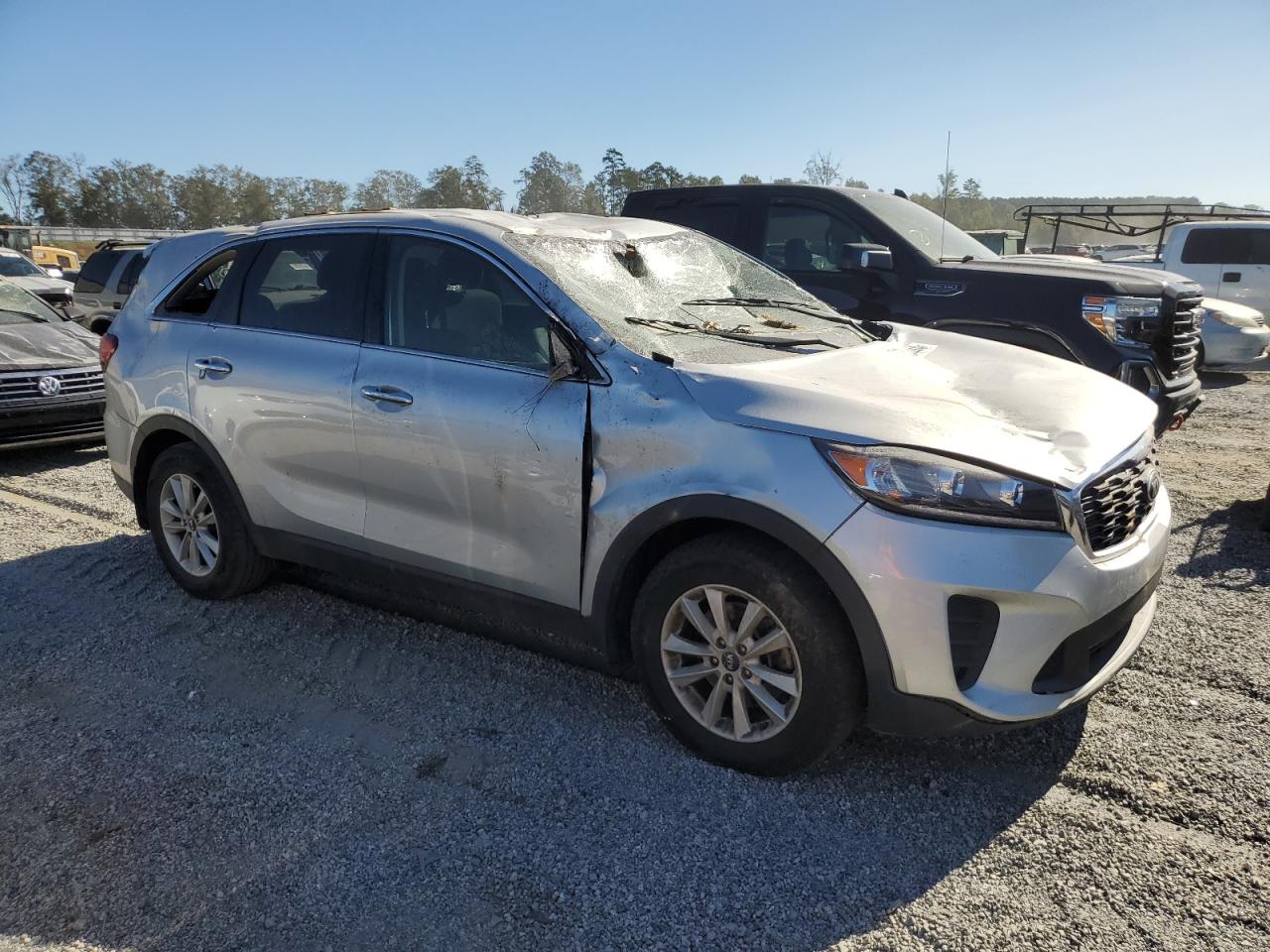 2020 KIA Sorento VIN 5XYPG4A35LG644196 Copart auction photo, all over damage thumbnail 4