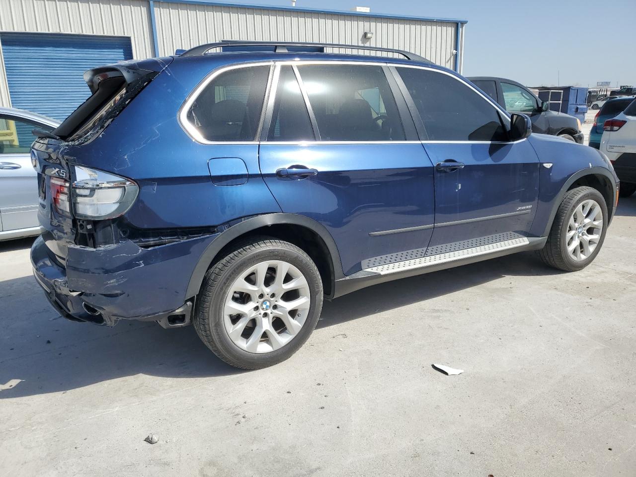 2013 BMW X5 VIN 5UXZV4C50D0B09105 Copart auction photo, rear end damage thumbnail 3