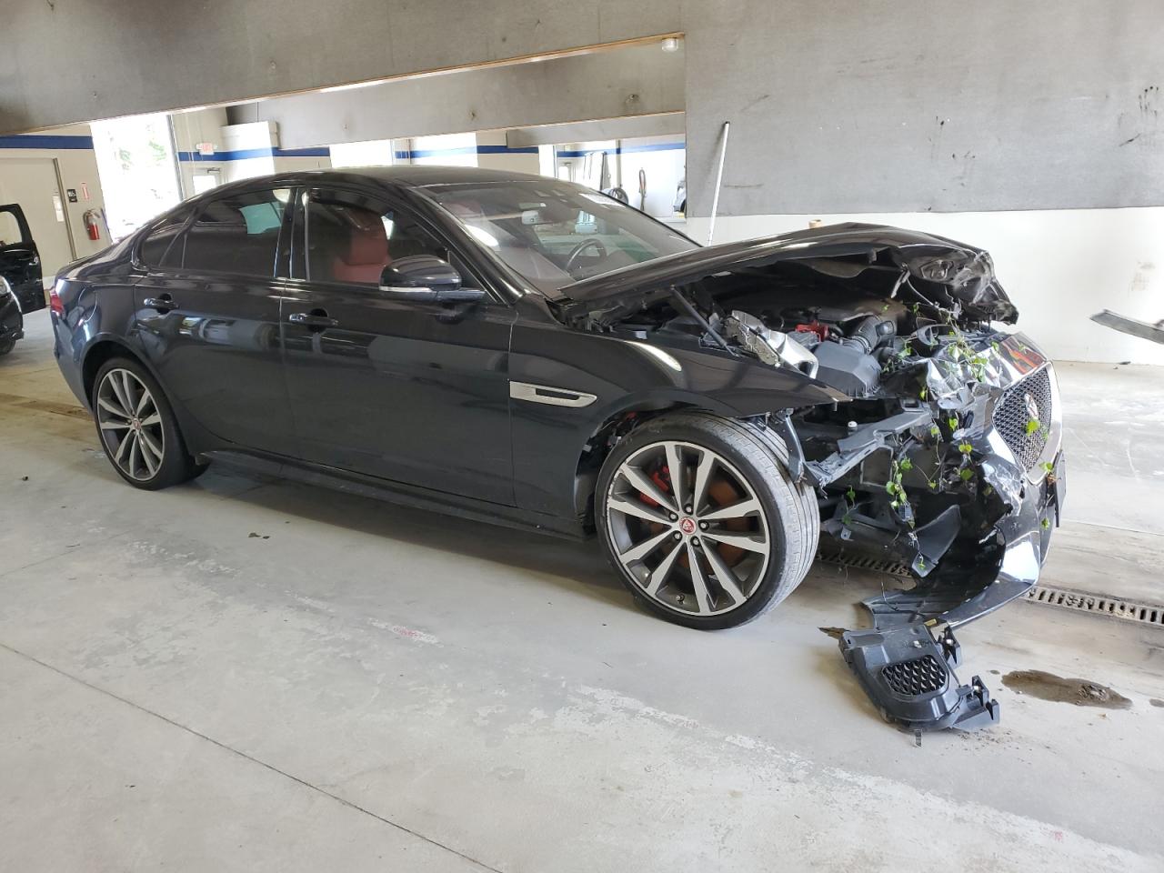 2016 Jaguar XF VIN SAJBM4BV0GCY13717 Copart auction photo, front end damage thumbnail 4