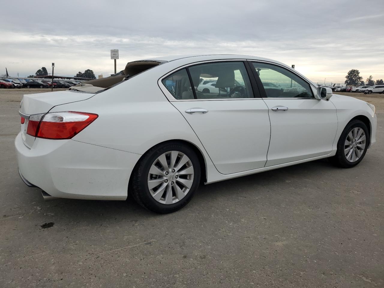 2014 Honda Accord VIN 1HGCR2F71EA166078 Copart auction photo, side / rear end damage thumbnail 3