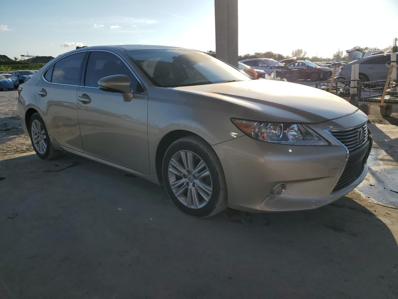 2015 Lexus ES VIN JTHBK1GG3F2208218 Copart auction photo, minor dent/scratches damage thumbnail 4