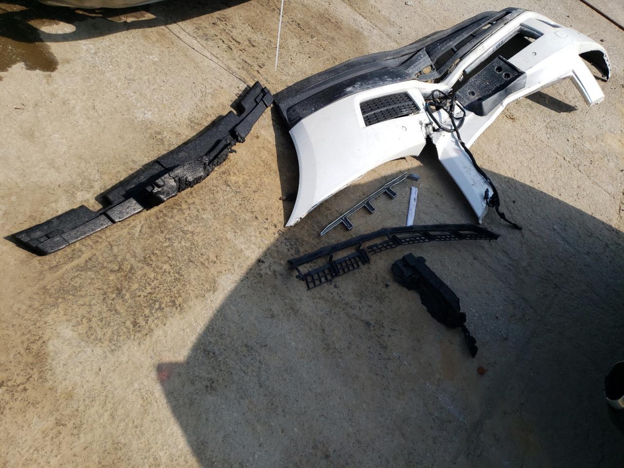 2016 Cadillac SRX VIN 3GYFNEE35GS584114 Copart auction photo, front end damage thumbnail 13