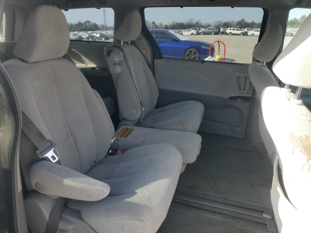 2013 Toyota Sienna VIN 5TDKK3DC5DS323357 Copart auction photo, mechanical / minor dent/scratches damage thumbnail 11