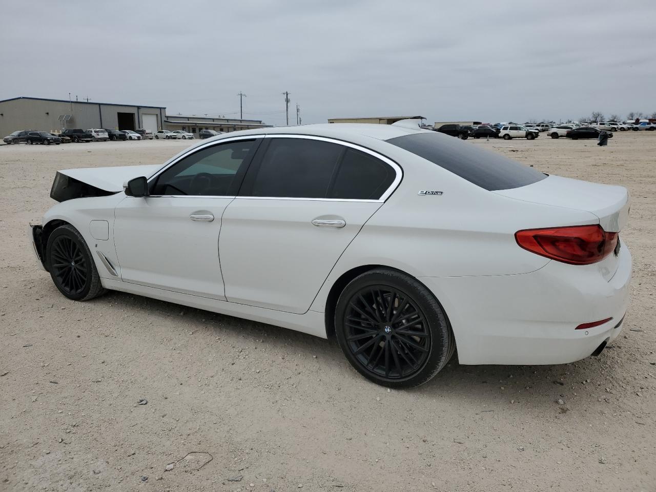 2018 BMW 5er VIN WBAJA9C58JB252546 Copart auction photo, front end damage thumbnail 2