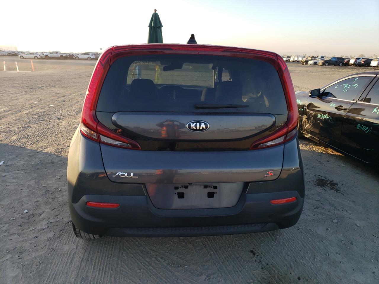 2021 KIA Soul VIN KNDJ23AU8M7747036 Copart auction photo, front end / vandalism damage thumbnail 6