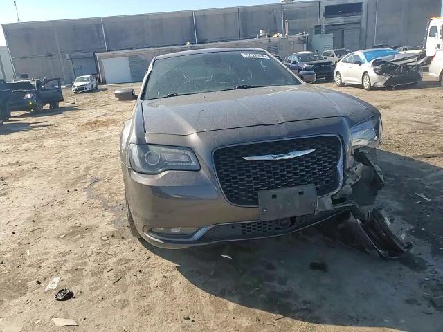 2018 Chrysler 300 VIN 2C3CCABG7JH295894 Copart auction photo, all over damage thumbnail 10