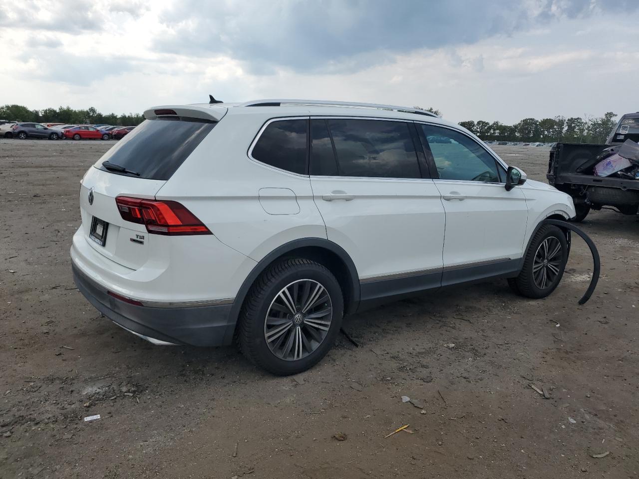 2018 Volkswagen Tiguan VIN 3VV2B7AX3JM010268 Copart auction photo, front end / minor dent/scratches damage thumbnail 3