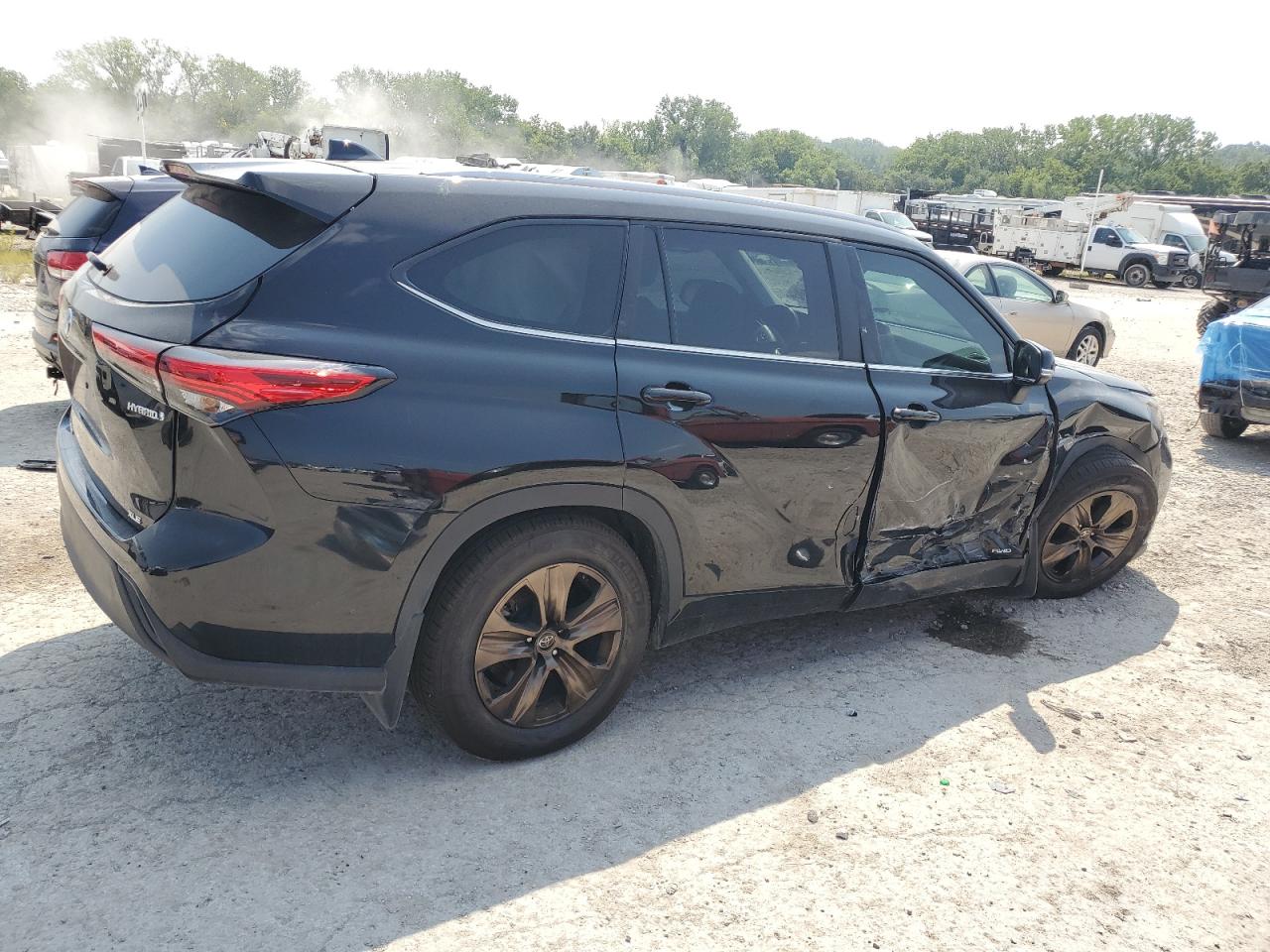 2023 Toyota Highlander VIN 5TDABRCH4PS578792 Copart auction photo, side damage thumbnail 3
