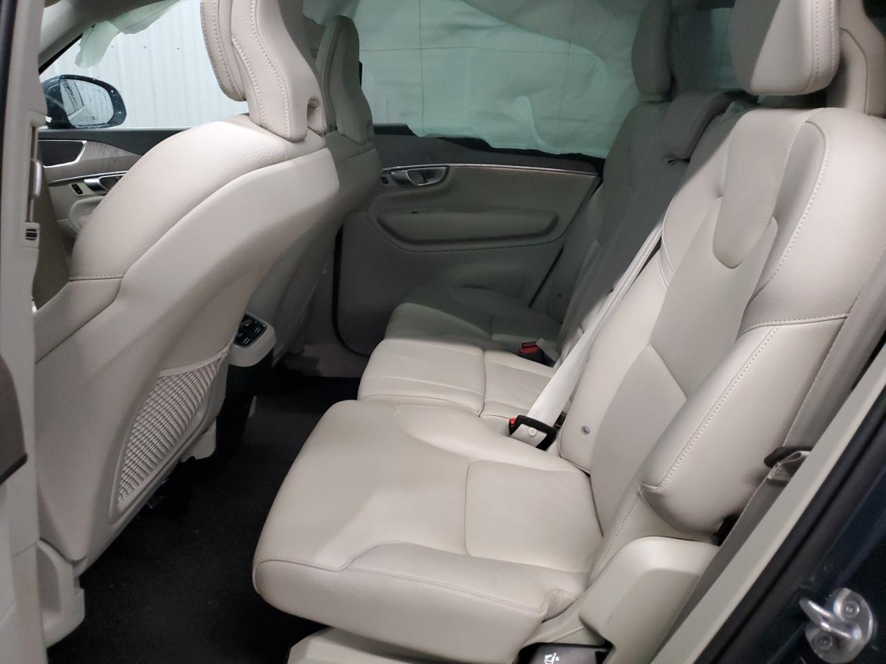 2023 Volvo XC90 VIN YV4062PN5P1990558 Copart auction photo, side / minor dent/scratches damage thumbnail 11