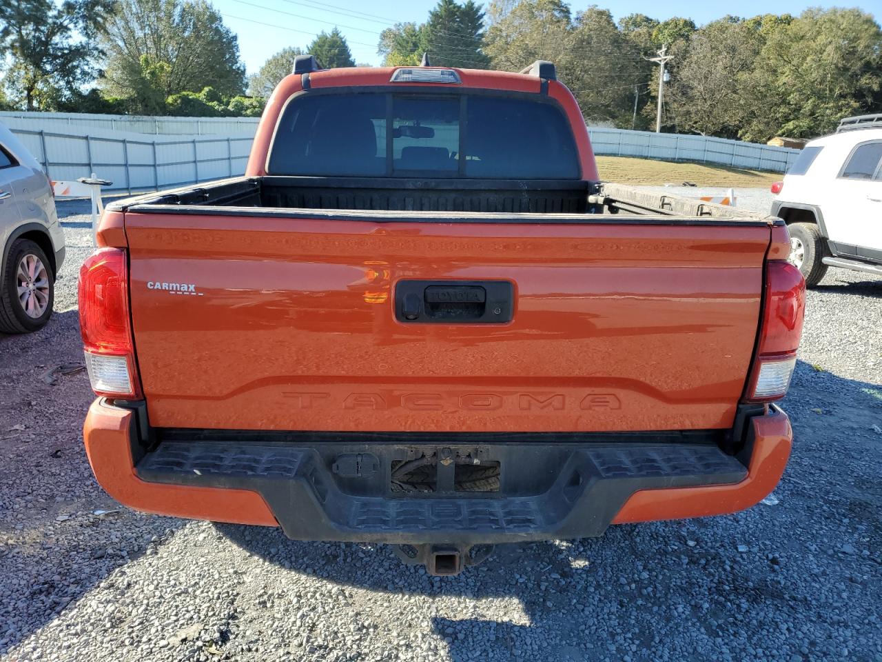 2016 Toyota Tacoma VIN 5TFCZ5AN9GX015947 Copart auction photo, minor dent/scratches / mechanical damage thumbnail 6