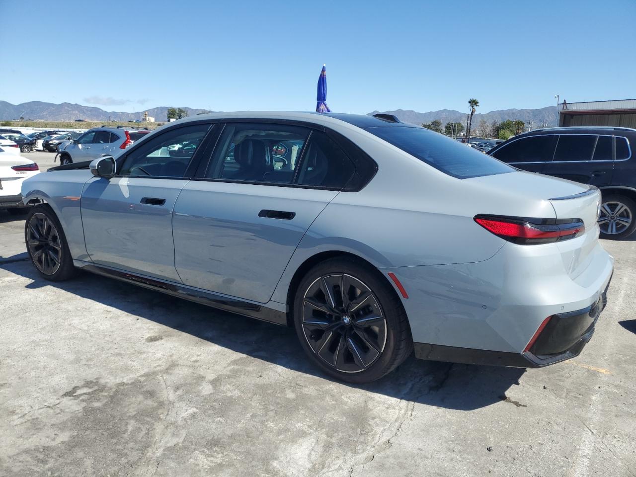 2023 BMW 7er VIN WBA23EH02PCL92695 Copart auction photo, front end damage thumbnail 2