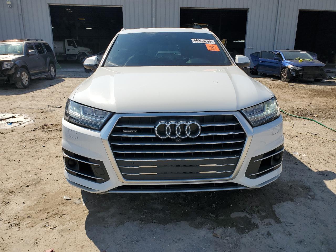 2019 Audi Q7 VIN WA1LAAF76KD024801 Copart auction photo, vandalism / minor dent/scratches damage thumbnail 5