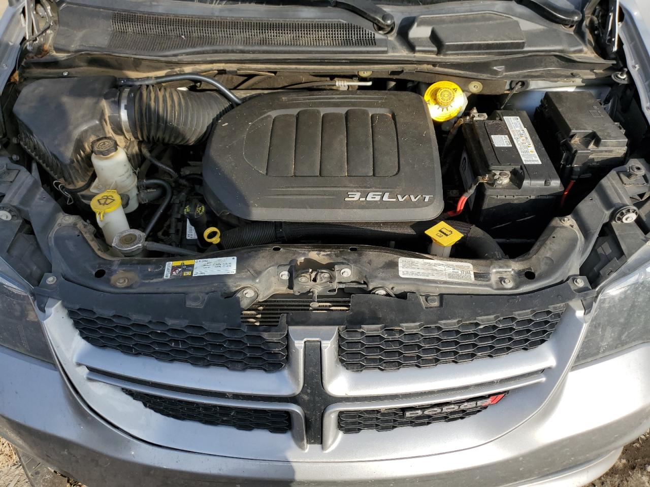 2018 Dodge Caravan VIN 2C4RDGEG1JR331672 Copart auction photo, side / front end damage thumbnail 14
