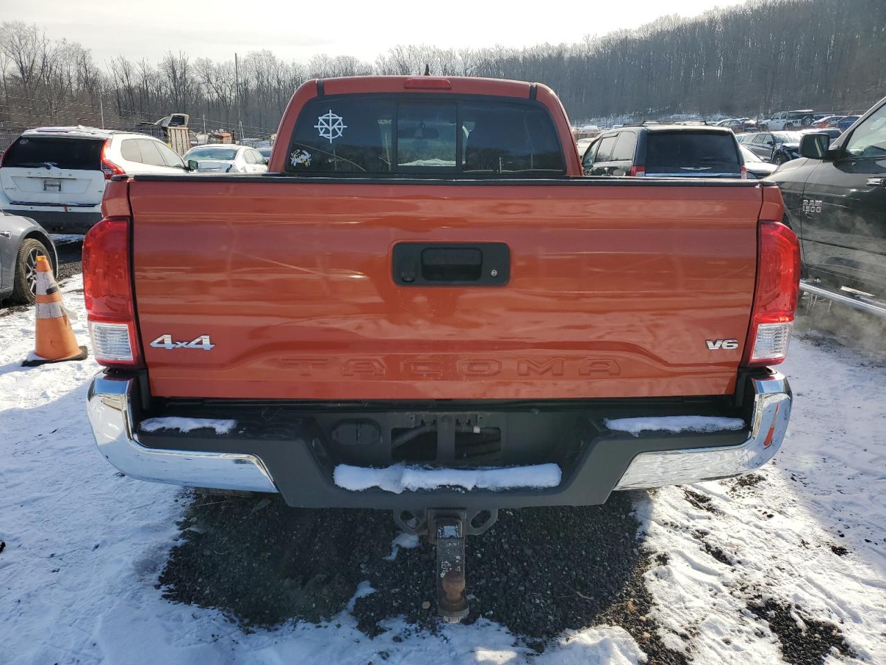 2016 Toyota Tacoma VIN 5TFSZ5AN7GX026845 Copart auction photo, front end damage thumbnail 6