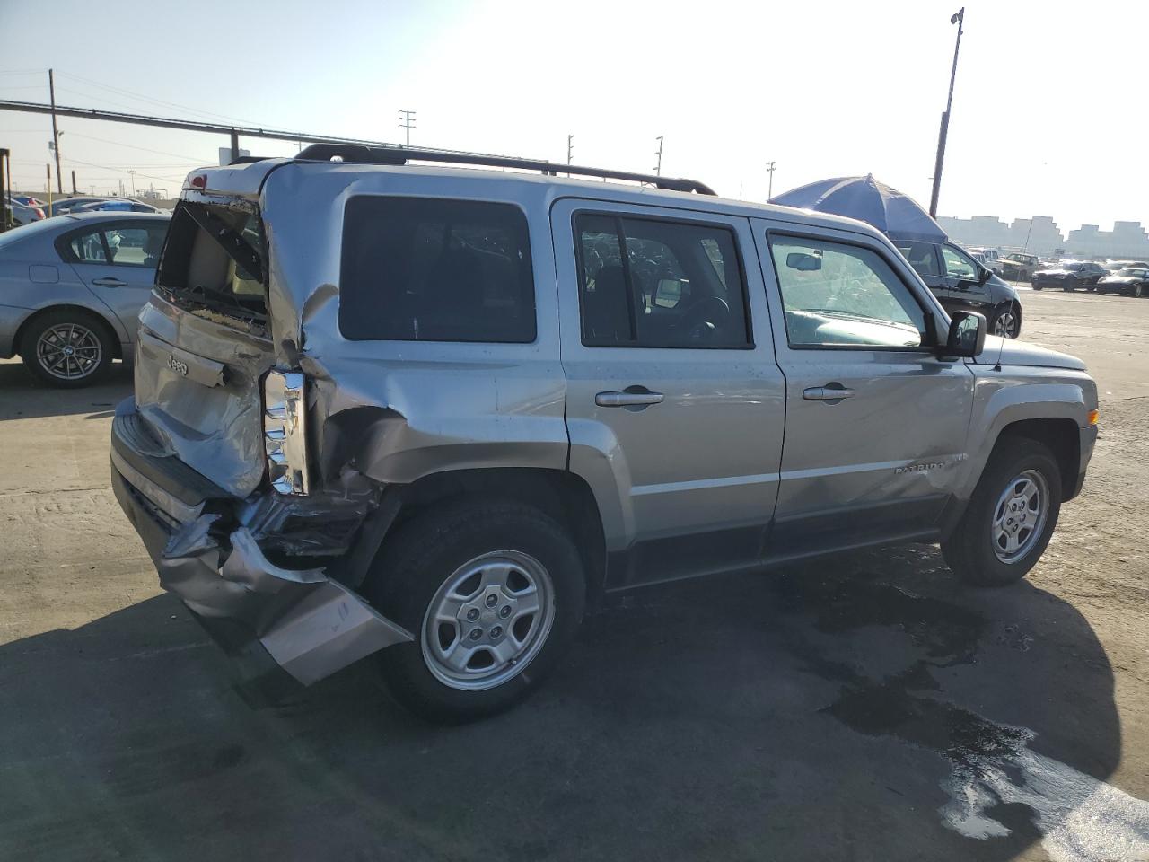 2016 Jeep Liberty (Patriot) VIN 1C4NJPBA0GD743648 Copart auction photo, rear end damage thumbnail 3