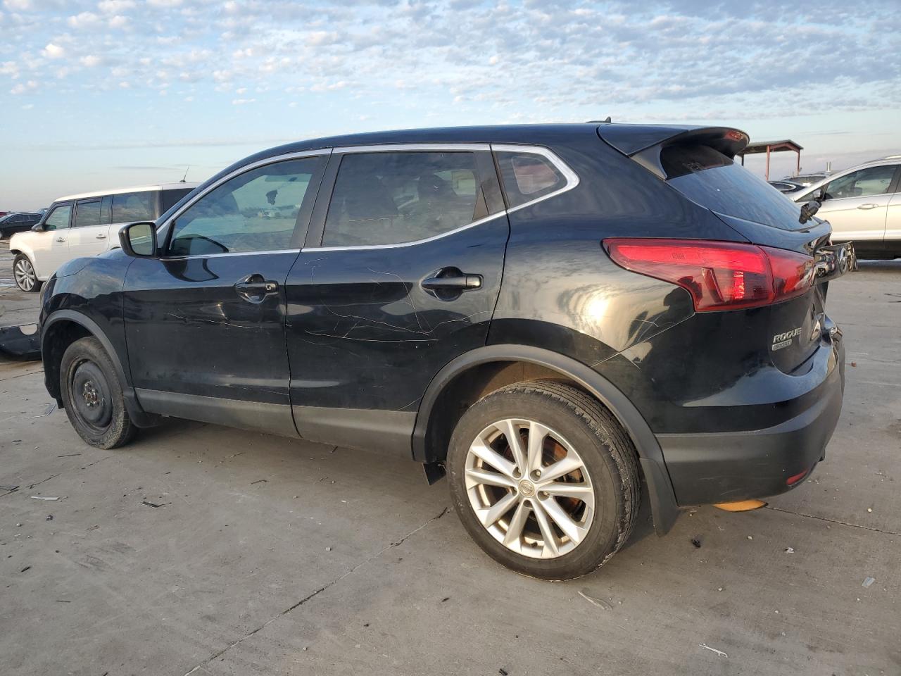 2017 Nissan Rogue VIN JN1BJ1CR7HW132657 Copart auction photo, rear end / front end damage thumbnail 2