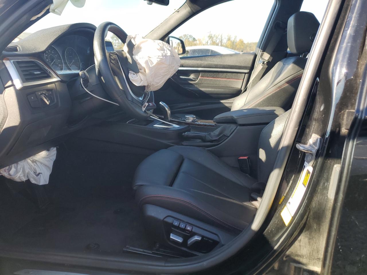 2017 BMW 3er VIN WBA8B9G32HNU52092 Copart auction photo, front end damage thumbnail 7